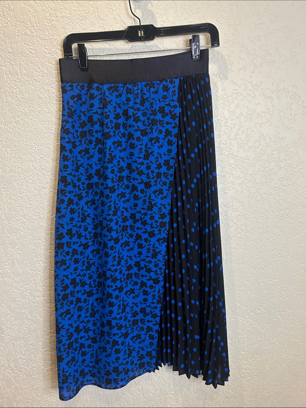 Alice + Olivia Blue and Black Floral & Polka Dot Pleated Midi Skirt